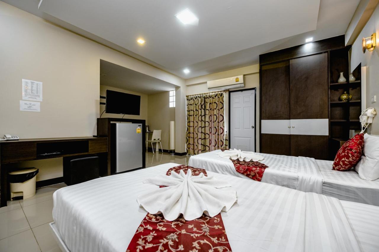 Gold Airport Suites Банкок Екстериор снимка
